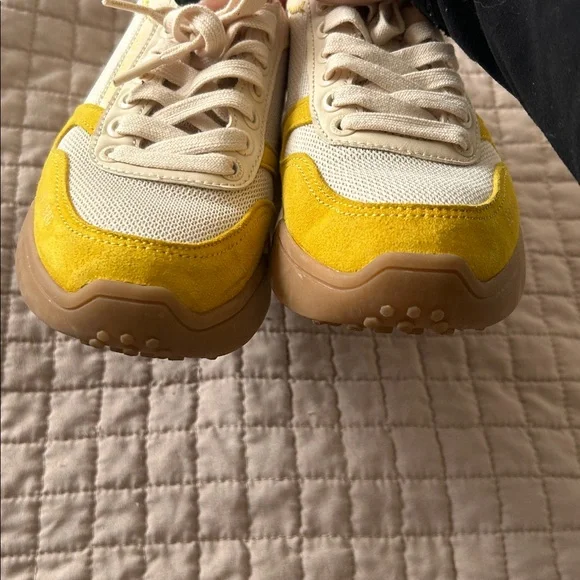 Sam Edelman Layla Sneakers - Picture 2 of 7